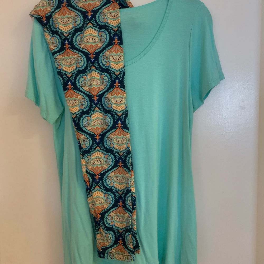 LuLaRoe Classic T and leggings
